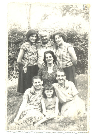 Csoportkép a szabadban