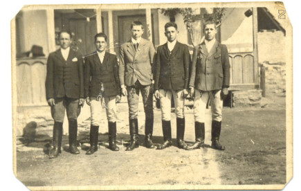 Csoportkép legényekkel - 1943