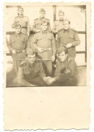 Munkaszolgálatos katonák, köztük Mátyás-Bartha Zoltán - 1955