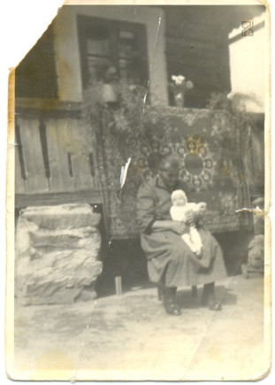 Id. Both Józsefné Keresztes Borbála és unokája, Both Imre - 1961