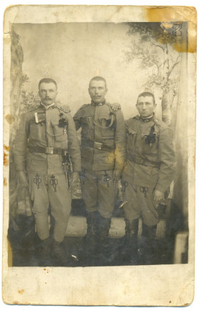 Katonakép, jobb szélen Keresztes Dénes -  1914. november 15.
